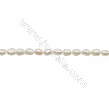 白色天然淡水珍珠 尺寸 約4~5毫米 孔徑 約0.4毫米 x1條 12~13"