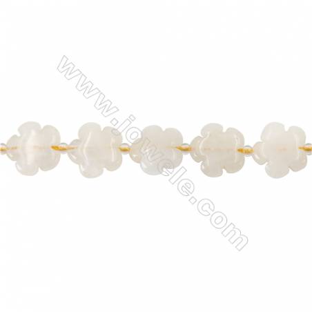 Agate blanche en fleur sur fil  Taille 15x15mm  trou1.5mm Environ 27perles/fil 15~16"
