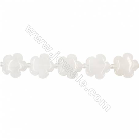 Jade blanche en fleur sur fil  Taille 15x15mm  trou1.5mm Environ 27perles/fil 15~16"