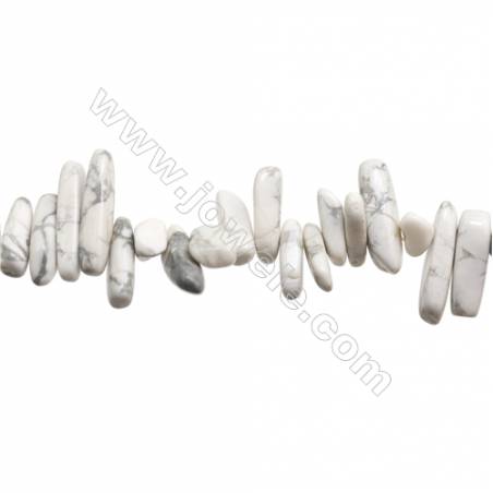 Perles Howlite en forme de chips sur fil Taille 4~6mm x8~23mm trou 1mm x1fil 15~16"