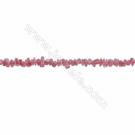 Tourmaline rouge en forme de chips sur fil  Taille 4~7x5~9mm  trou 0.8mm x1fil  Environ 15~16"