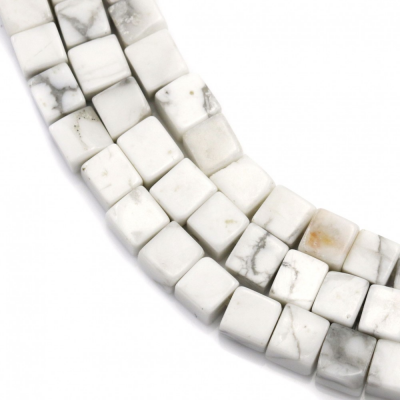 白松石串珠 正方體 尺寸4毫米 孔徑0.8毫米 長度39-40厘米/條