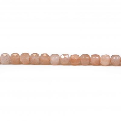 Perline naturali di pietra del sole in fili sfaccettati di dimensione quadrata 4x4 mm foro 0,8 mm circa 94 perline/filare
